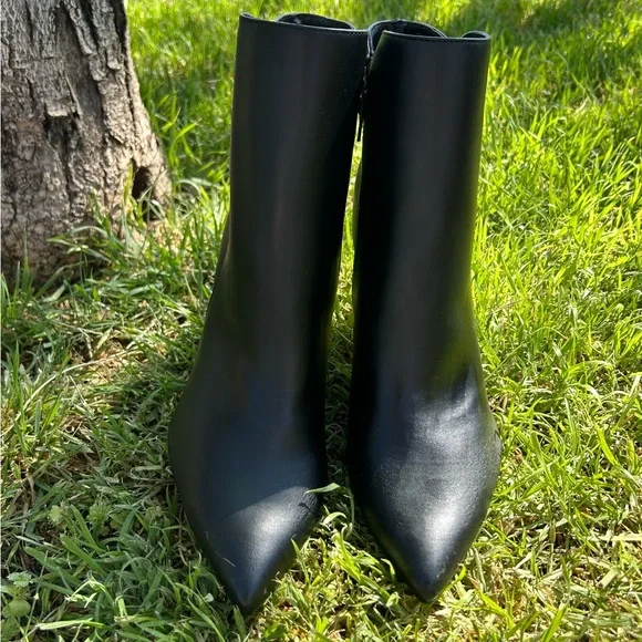 Nine West Black Vegan Leather Pointy Ankle Boots NWT Size 10 M - Picture 3 of 8